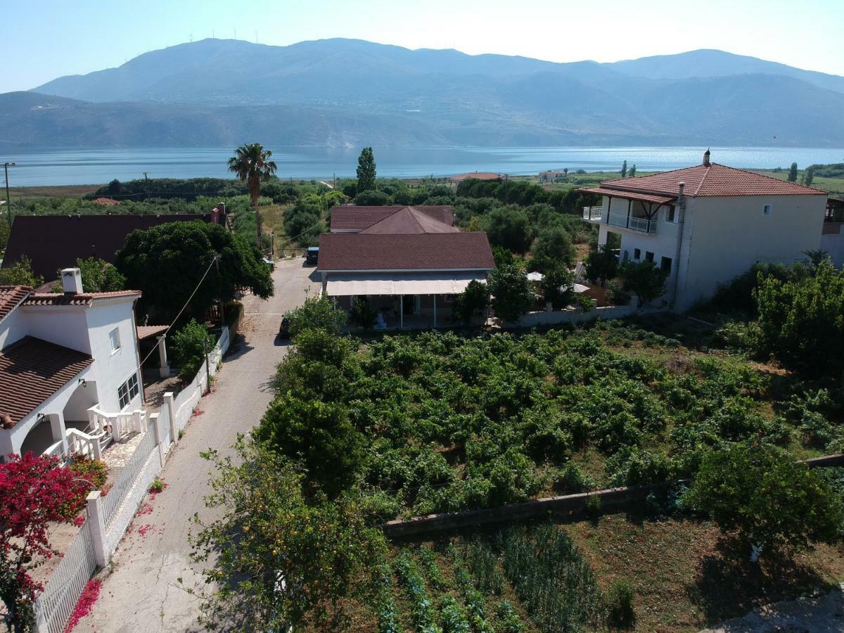 Petros Rooms&Apartments Lixouri Exterior foto