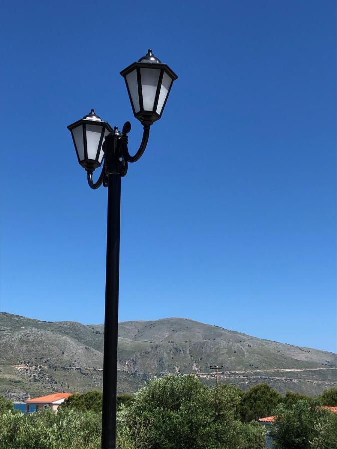 Petros Rooms&Apartments Lixouri Exterior foto